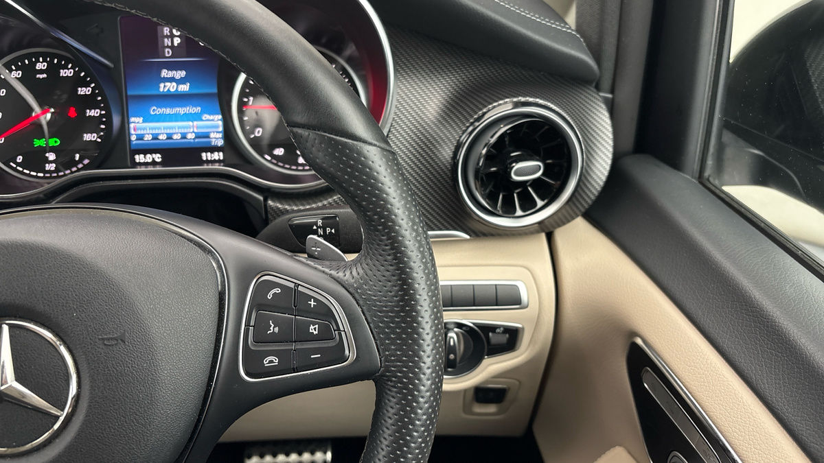 Mercedes-Benz V Class Image 19