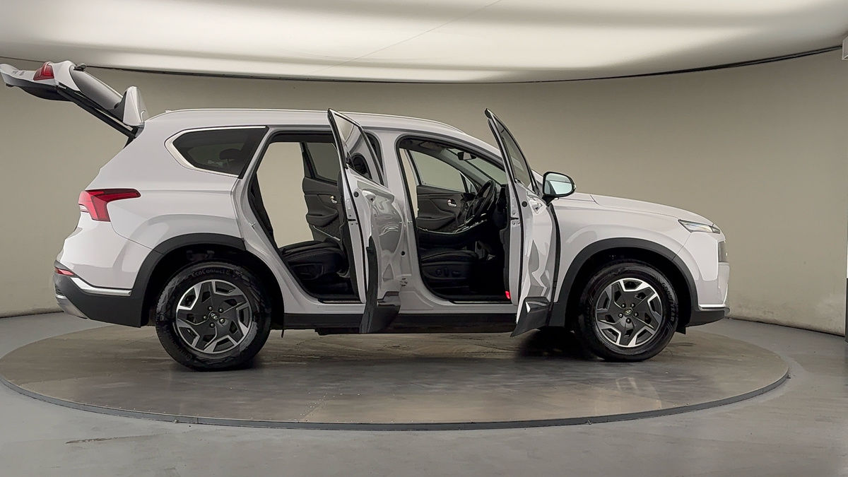 More views of Hyundai Santa Fe