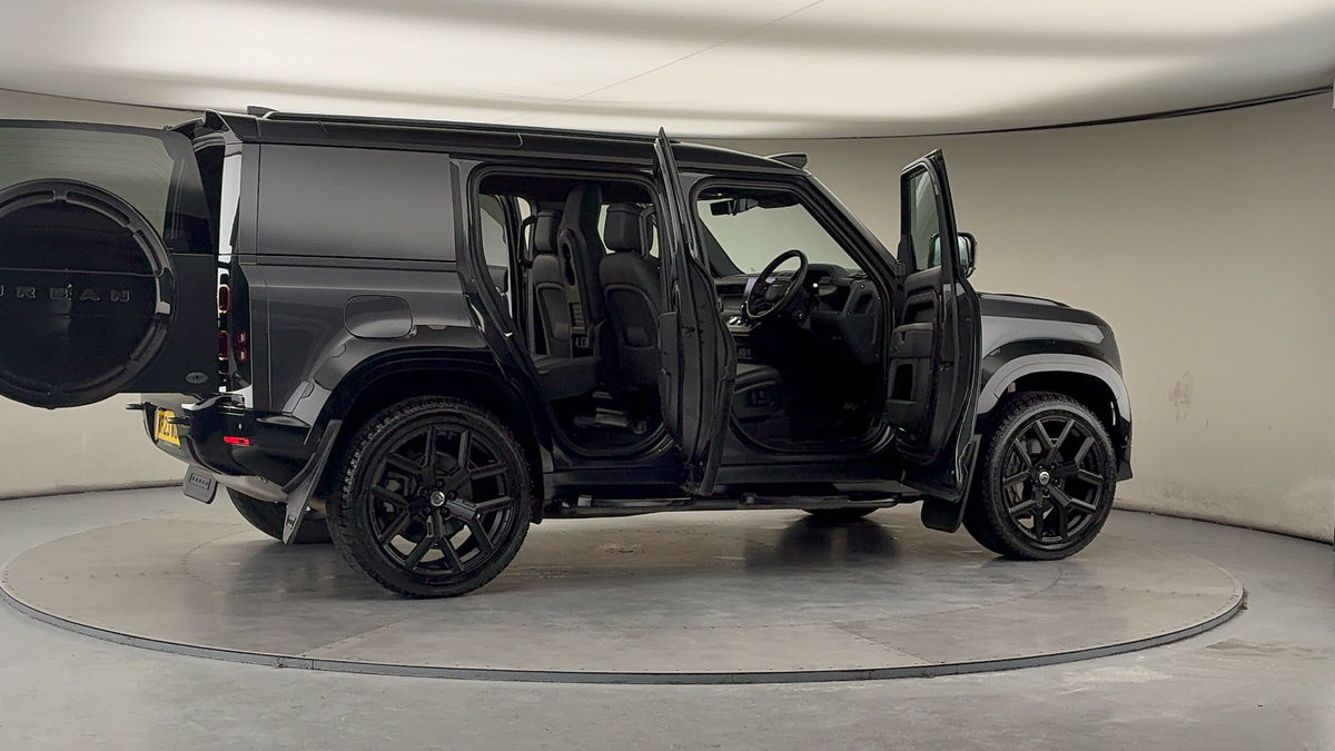 More views of Land Rover Defender 110