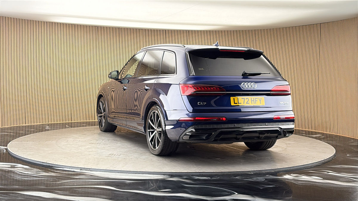 More views of Audi Q7