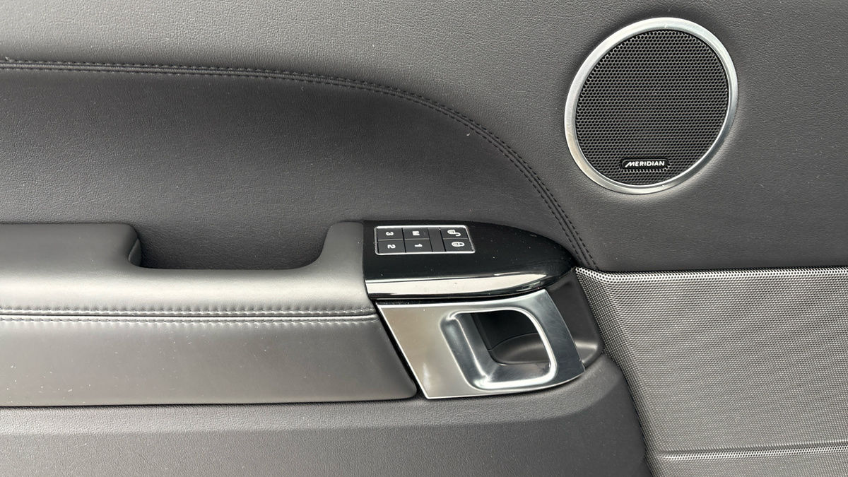 Land Rover Range Rover Sport Urban Image 19
