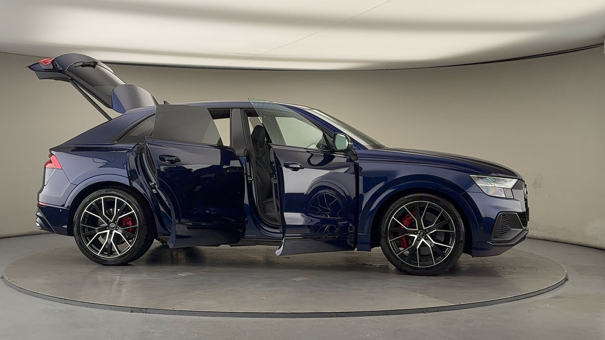 More views of Audi SQ8