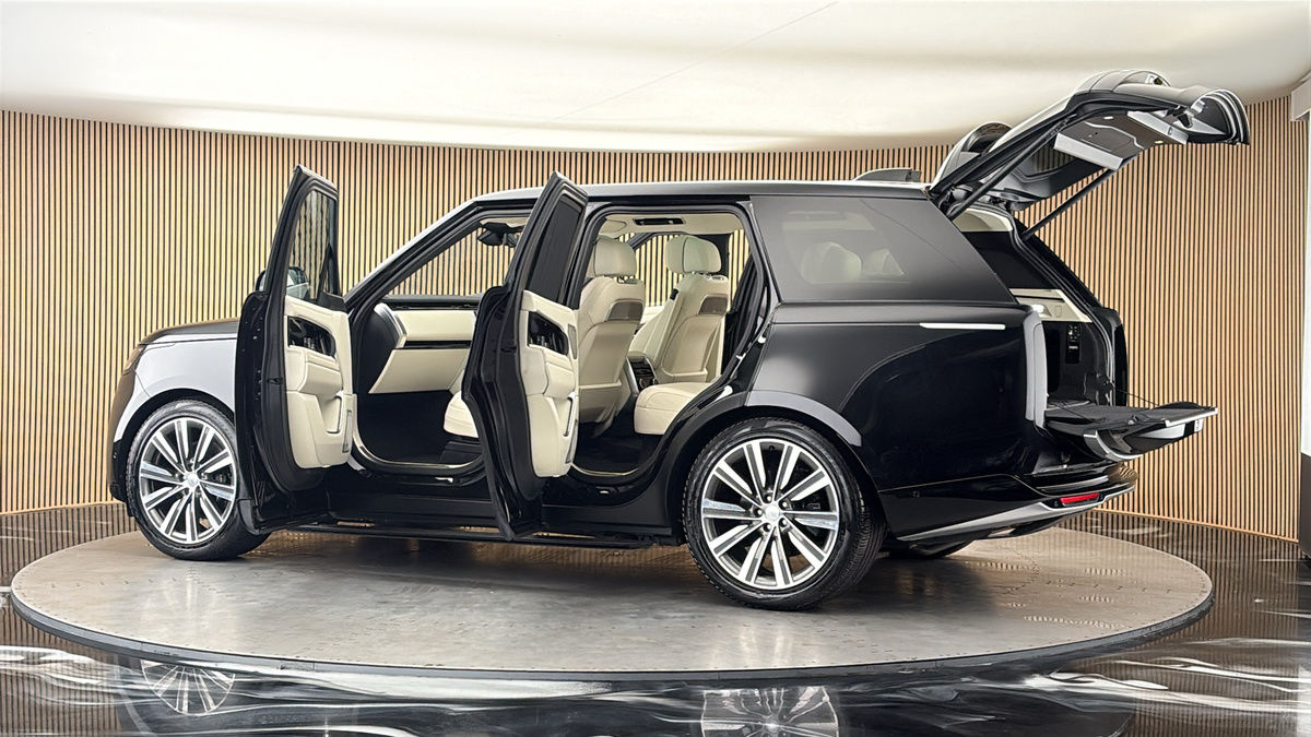 More views of Land Rover Range Rover
