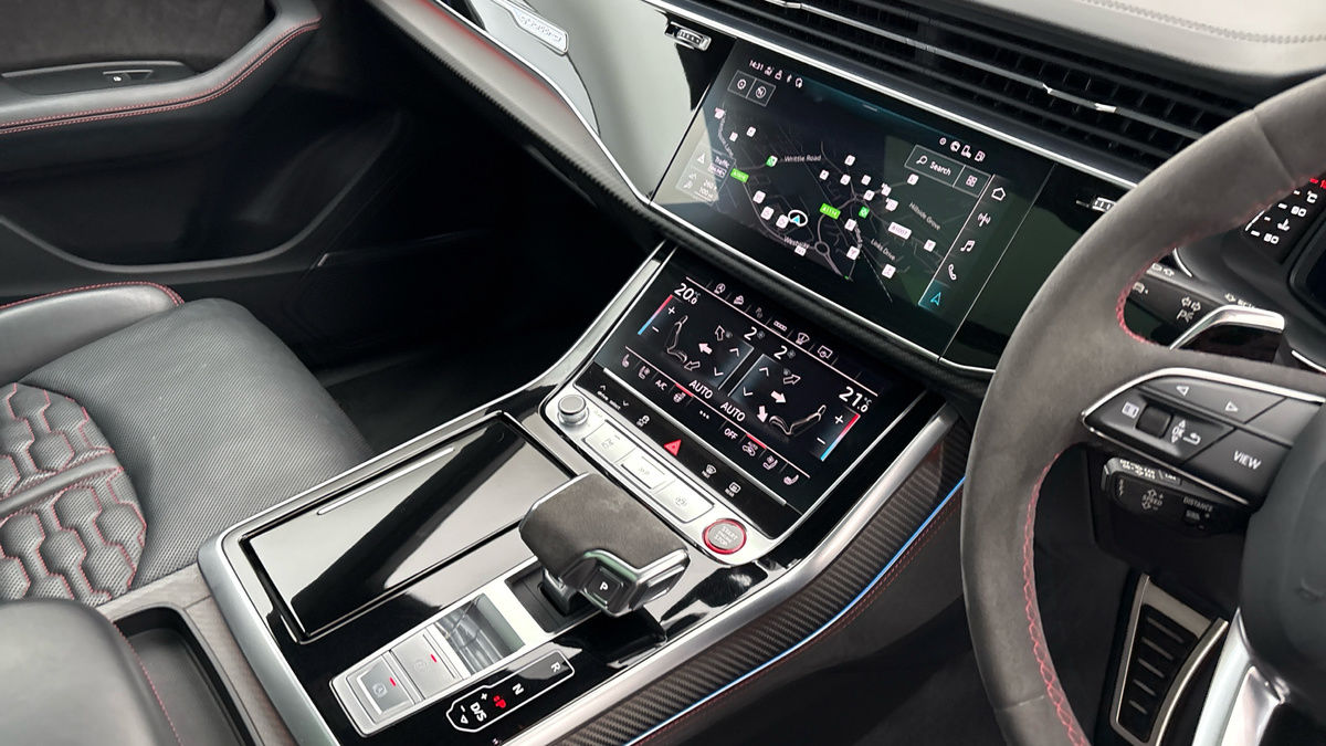 Audi RSQ8 Image 43
