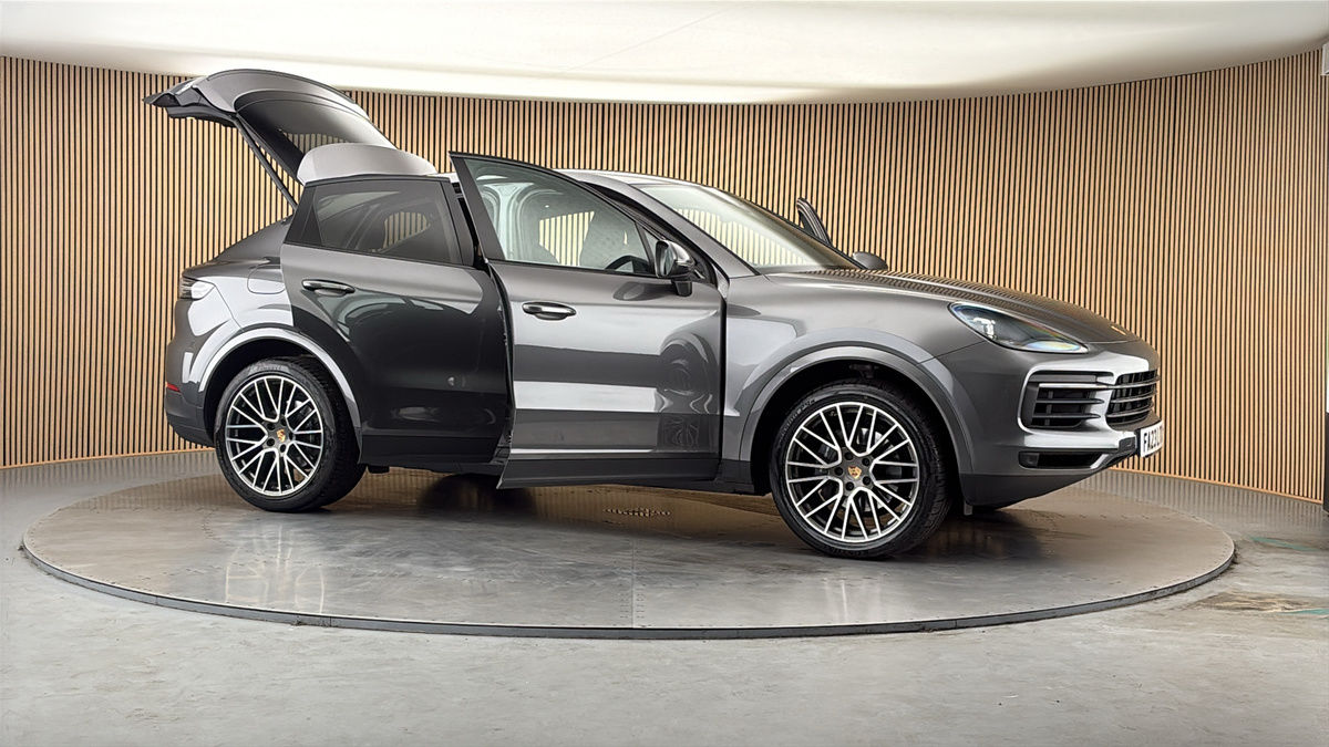More views of Porsche Cayenne
