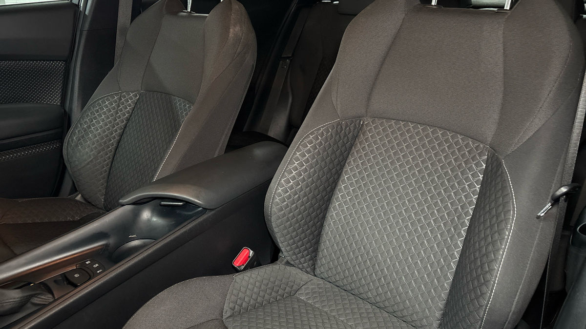 Toyota C-HR Image 7