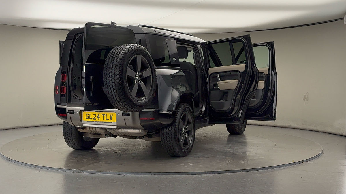 More views of Land Rover Defender 110