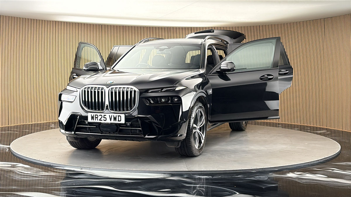 More views of BMW X7