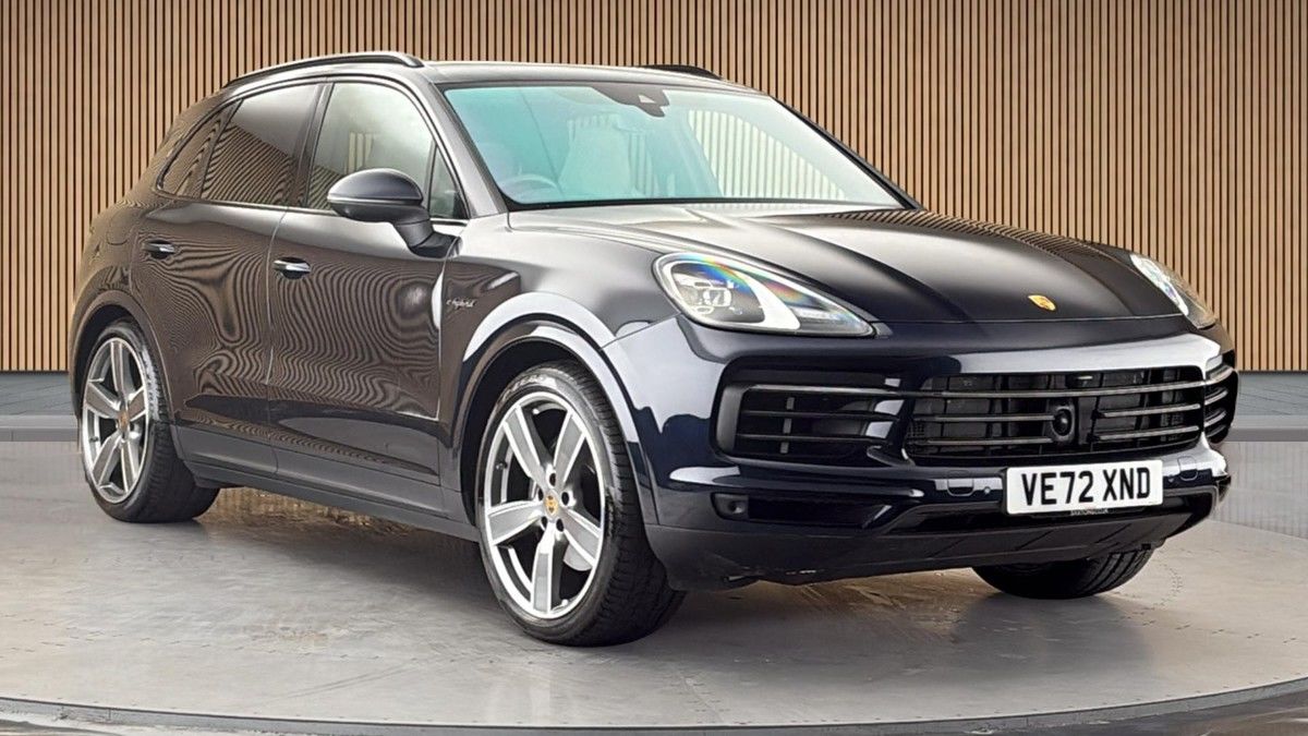 Porsche Cayenne Sticky Header Image