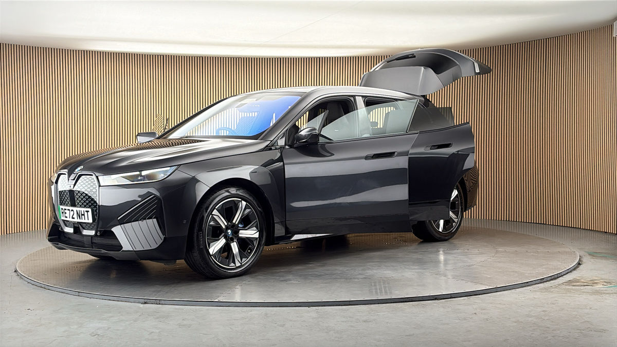 BMW iX Image 22