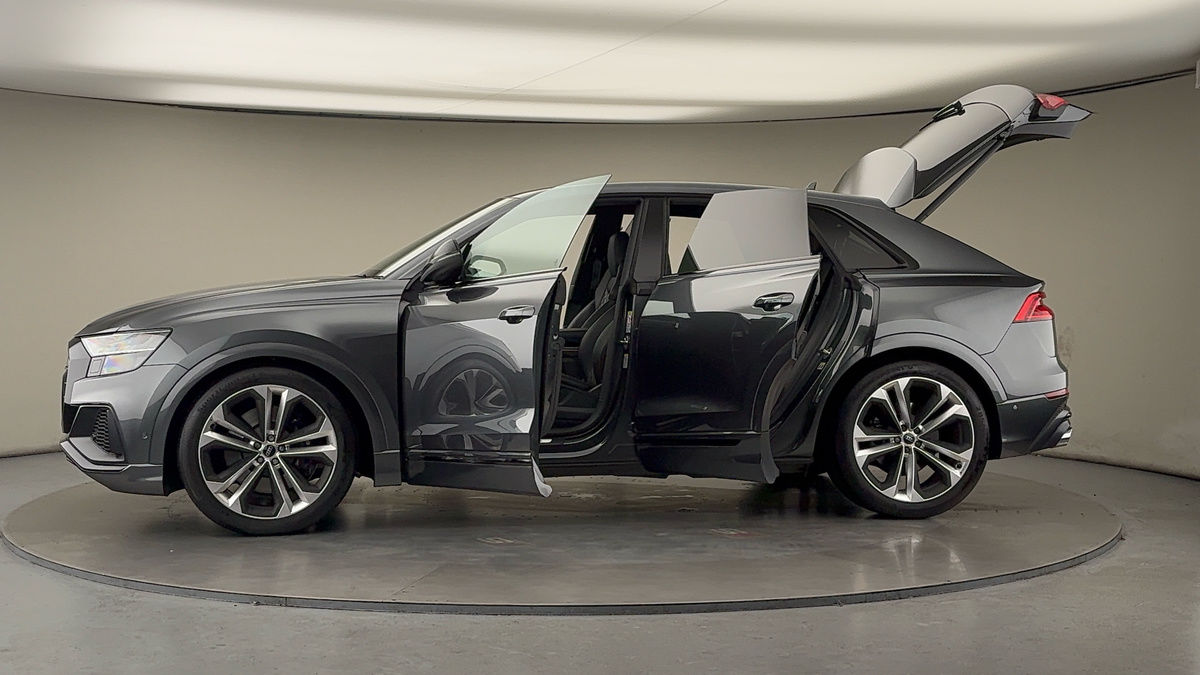 More views of Audi SQ8