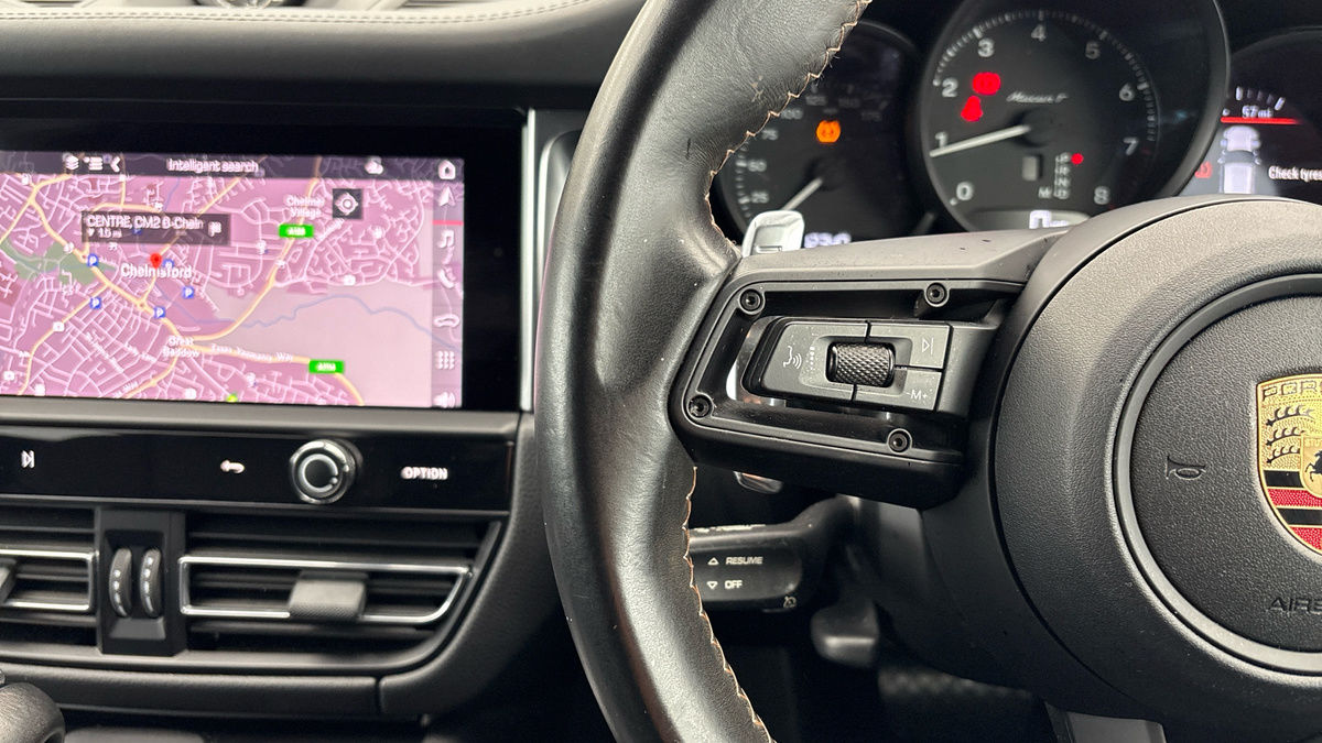 Porsche Macan Image 13