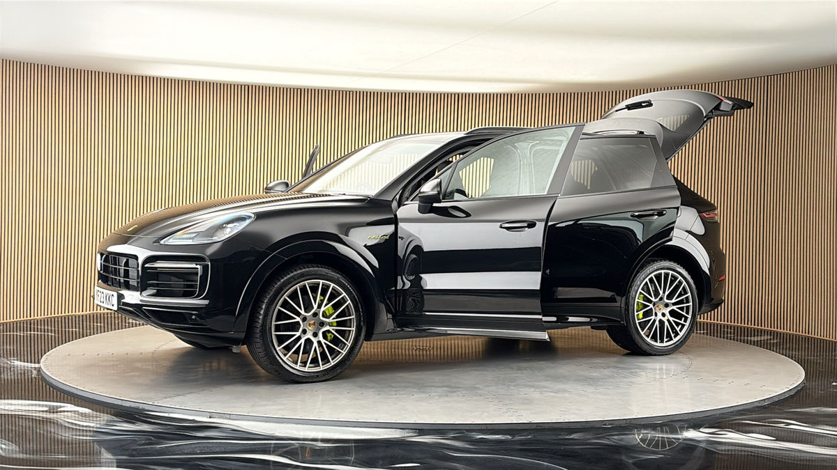 More views of Porsche Cayenne