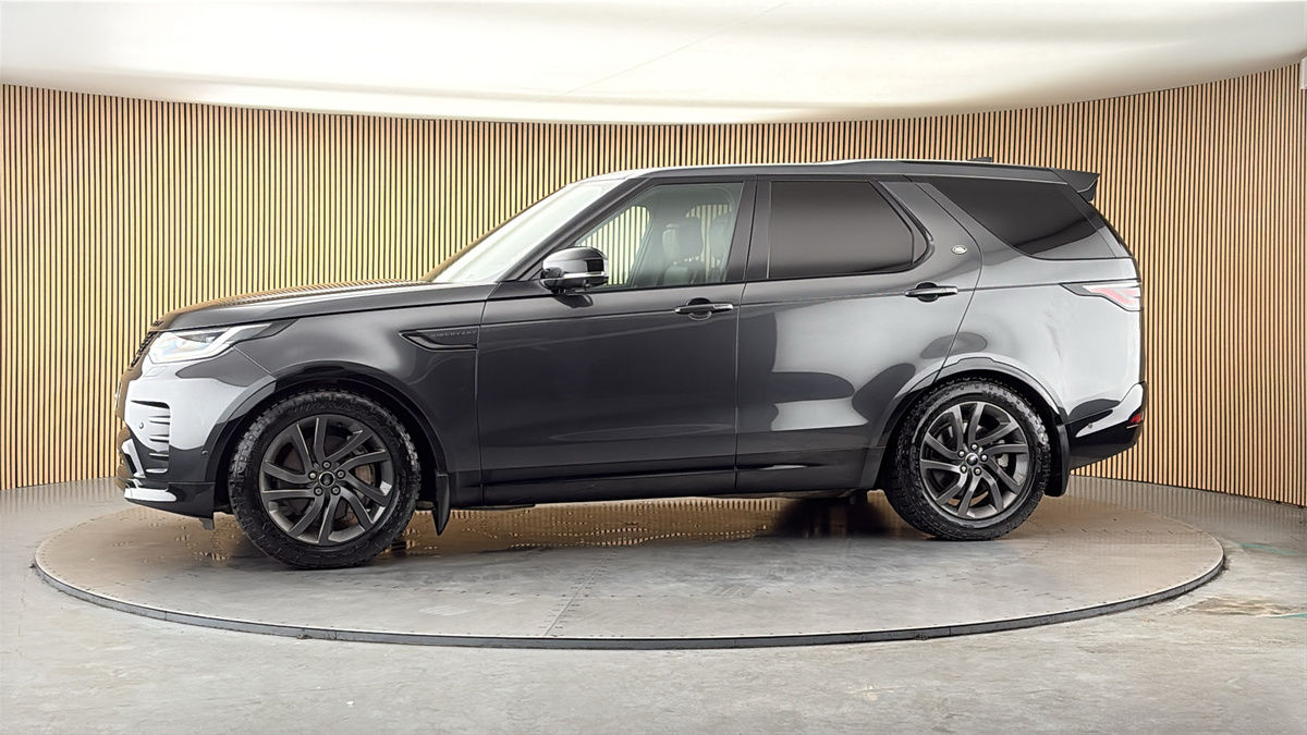 More views of Land Rover Discovery