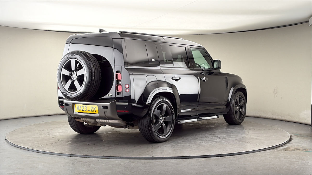 More views of Land Rover Defender 110