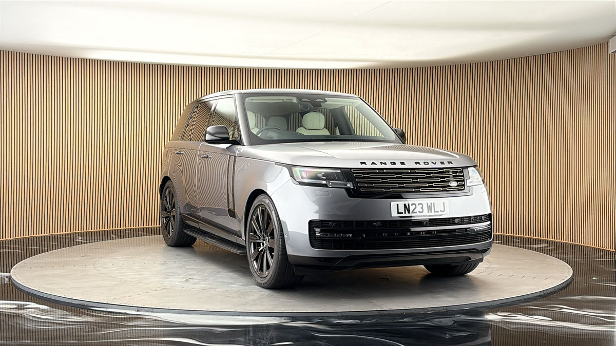 More views of Land Rover Range Rover