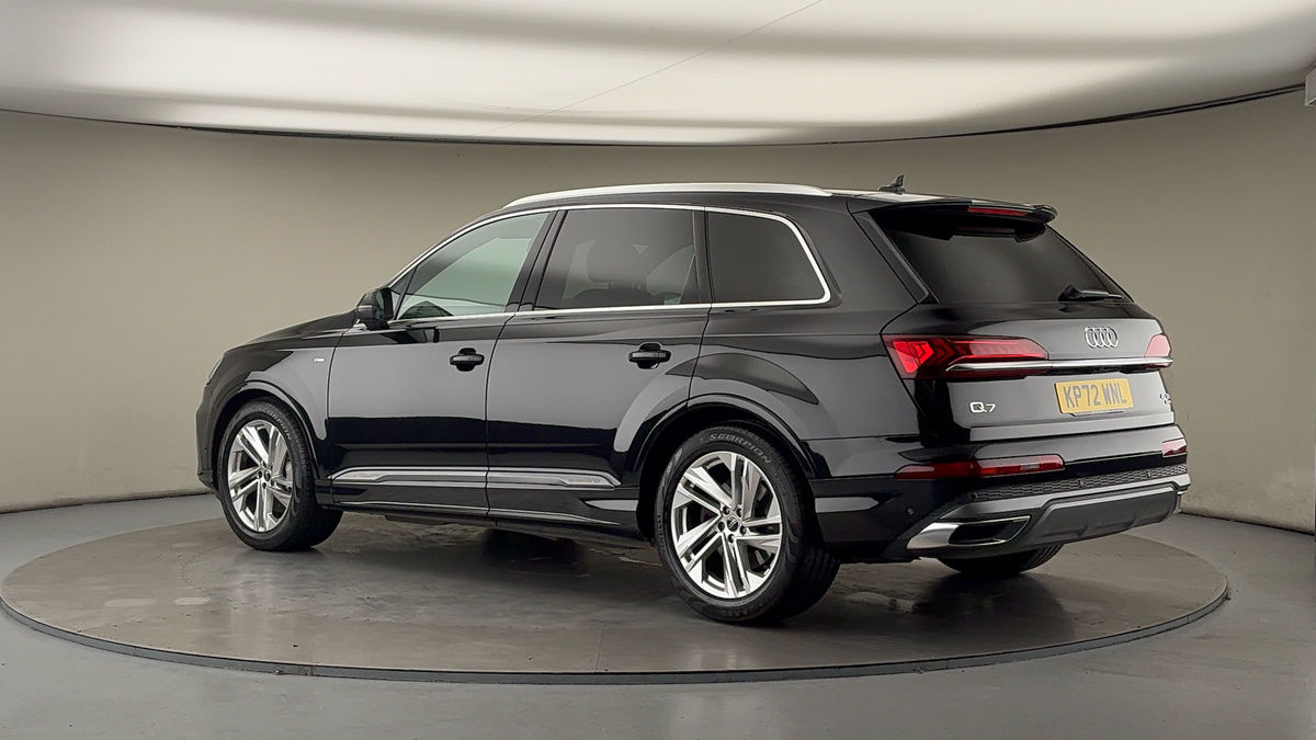 More views of Audi Q7