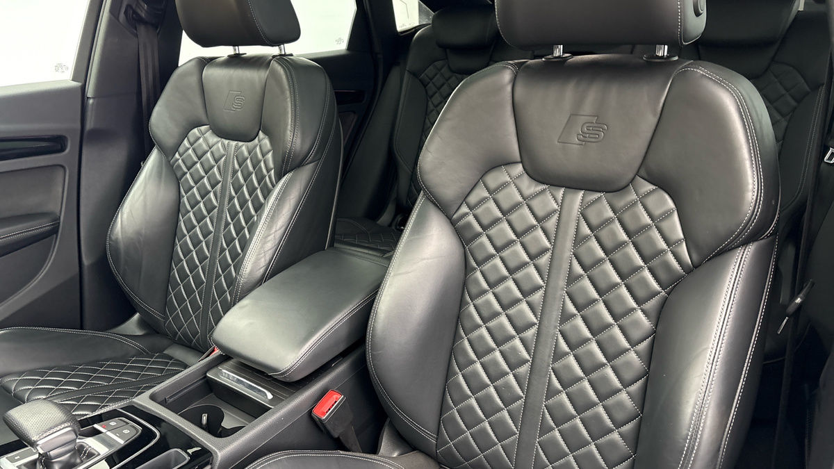 More views of Audi Q5