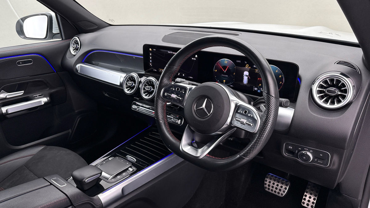 Mercedes-Benz GLB Image 5