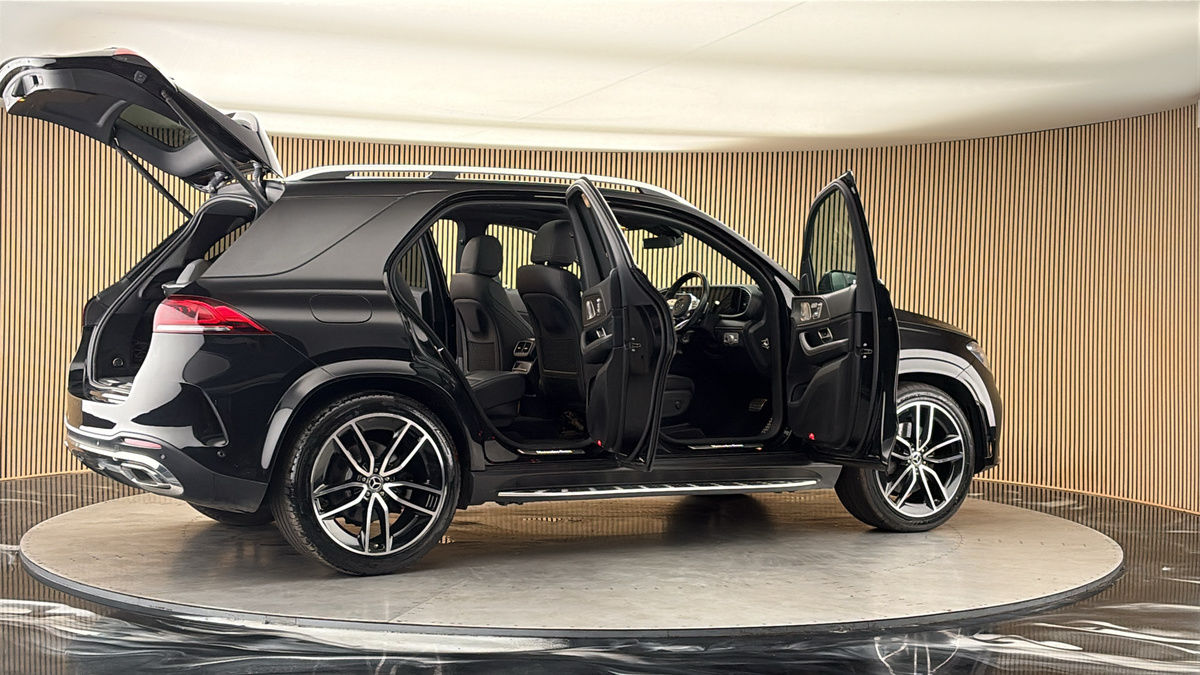 More views of Mercedes-Benz GLE