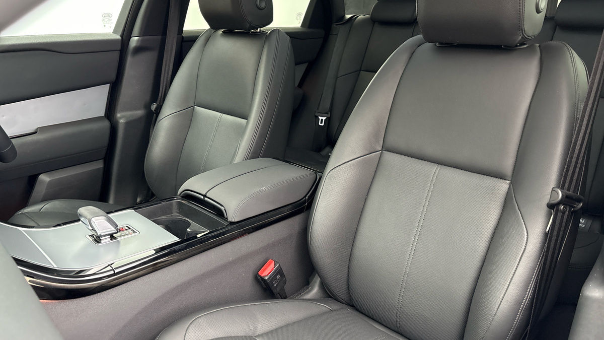 Land Rover Range Rover Velar Image 7