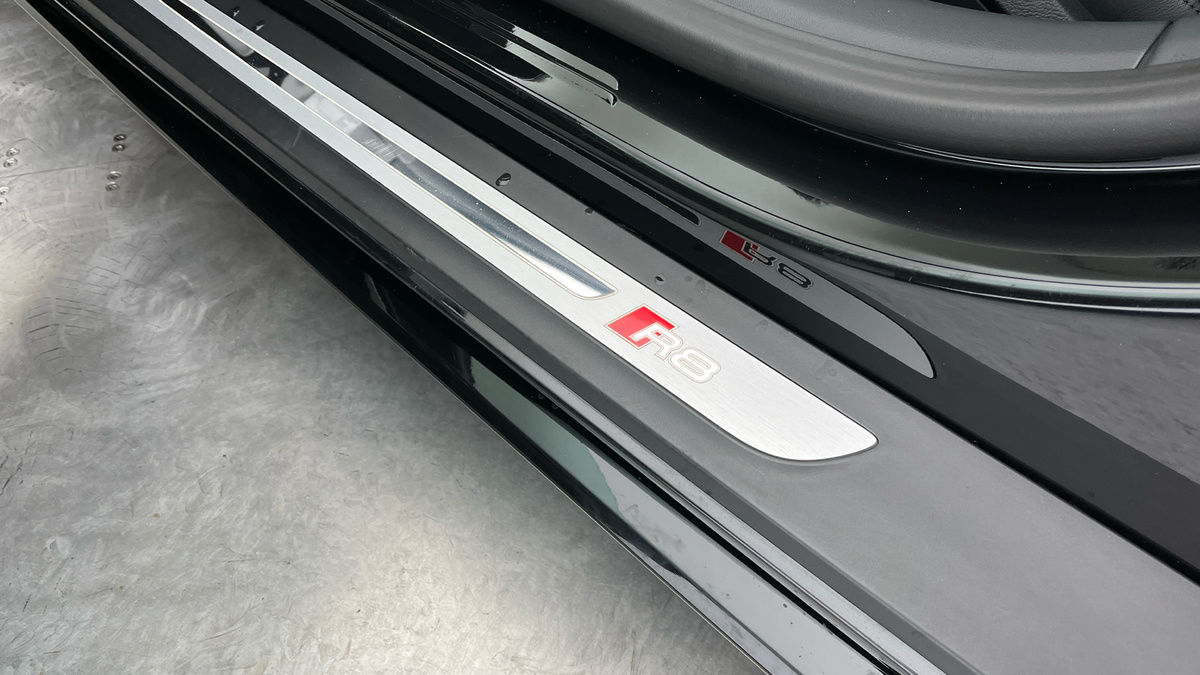 Audi R8 Image 28