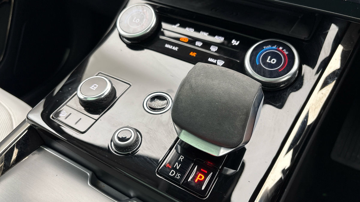 Land Rover Range Rover Sport Image 25