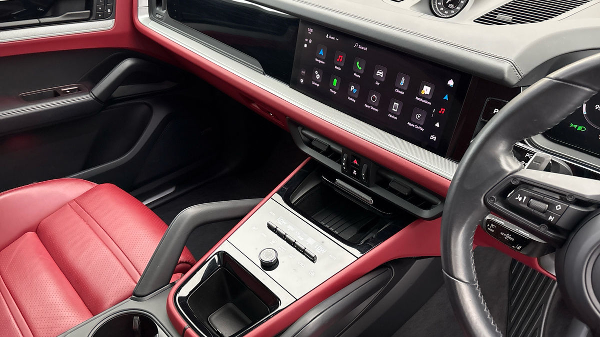 Porsche Cayenne Image 18