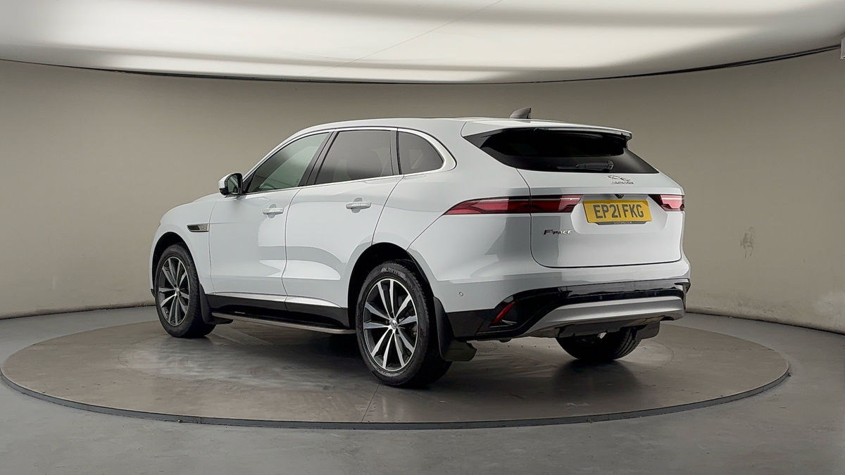 Jaguar F-PACE Image 2