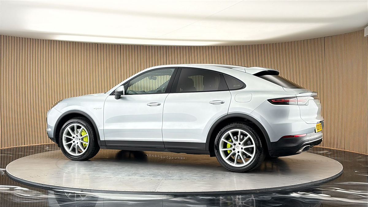 More views of Porsche Cayenne