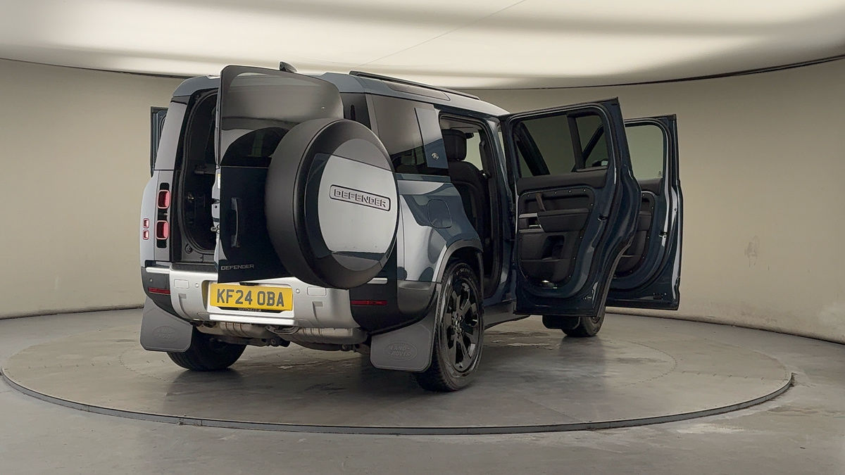 More views of Land Rover Defender 110