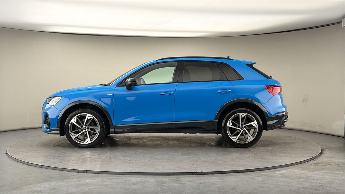 Audi Q3 Image 15
