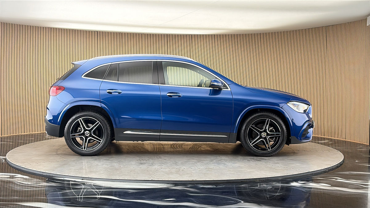Mercedes-Benz GLA Image 16