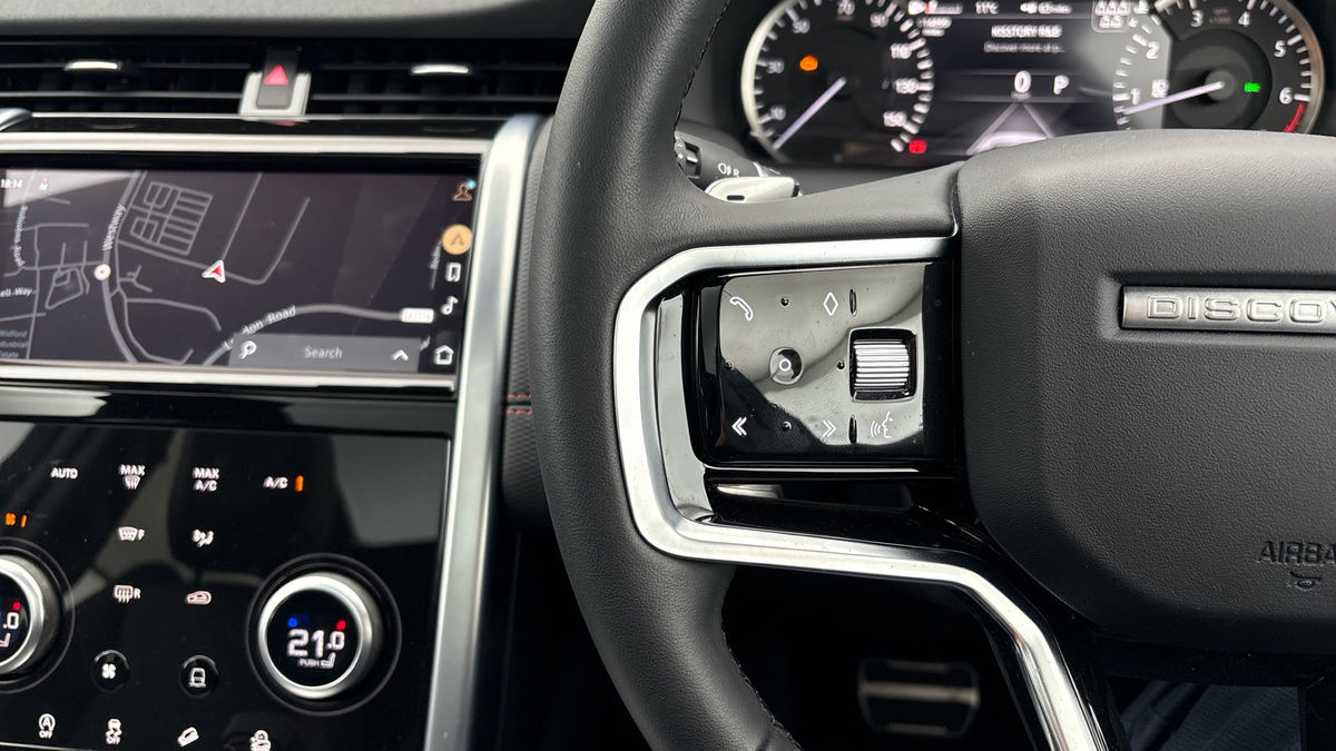 Land Rover Discovery Sport Image 13