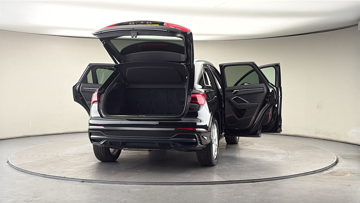 More views of Audi Q3