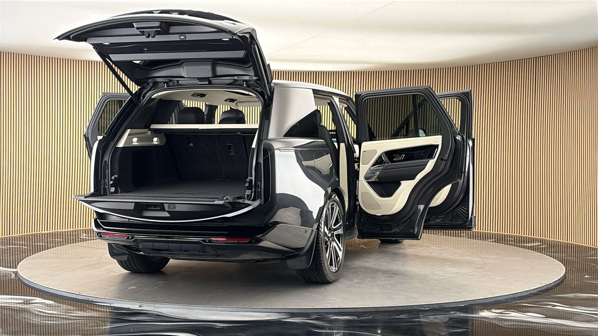 More views of Land Rover Range Rover