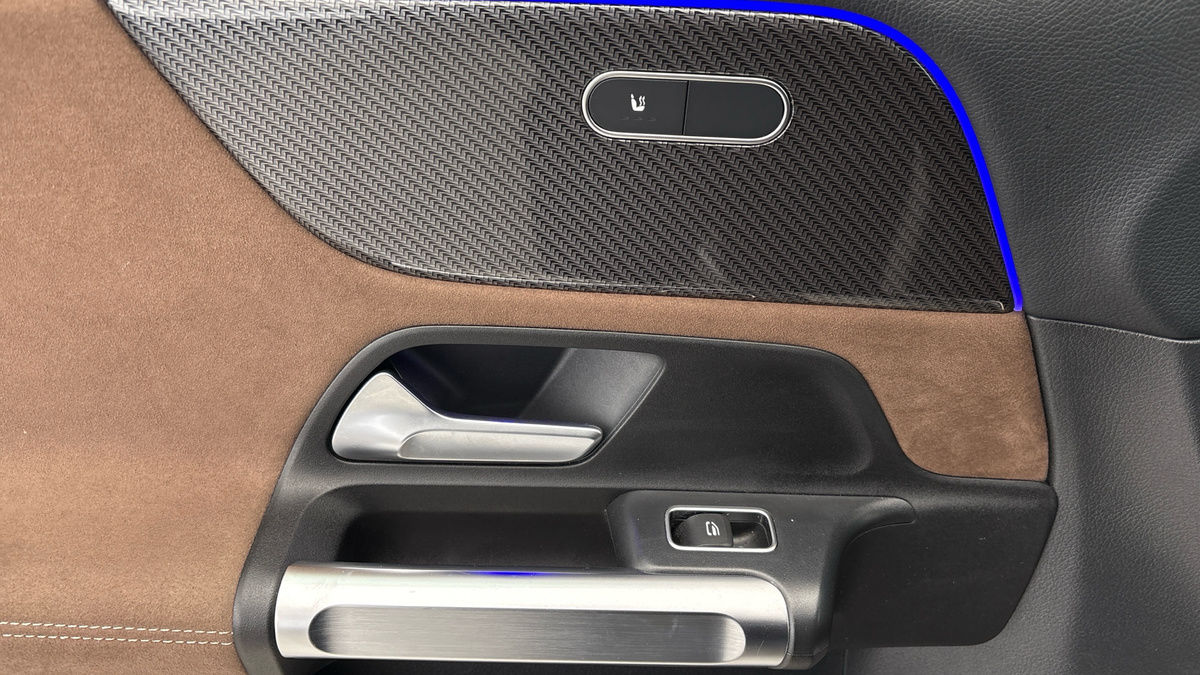 Mercedes-Benz GLB Image 19