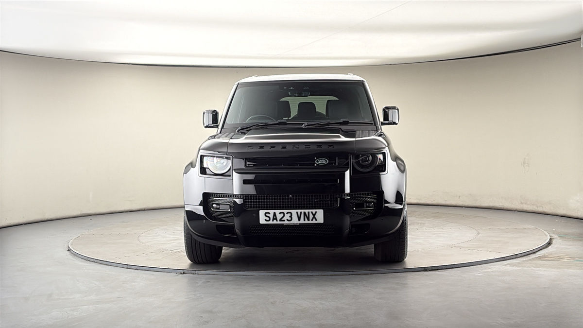 Land Rover Defender 130 Image 3