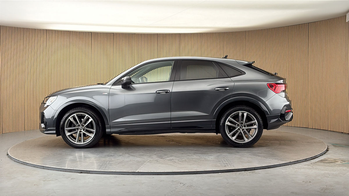 More views of Audi Q3