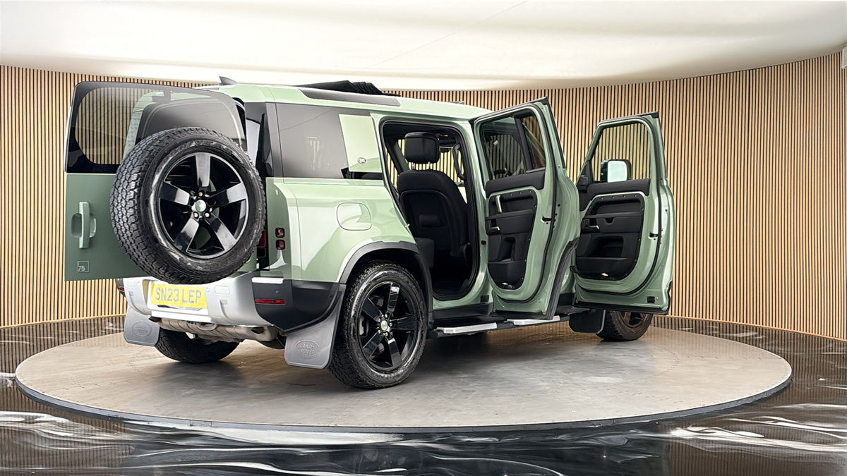 More views of Land Rover Defender 110