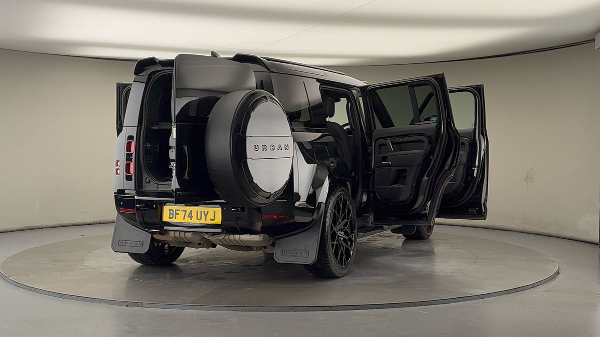 More views of Land Rover Defender 110