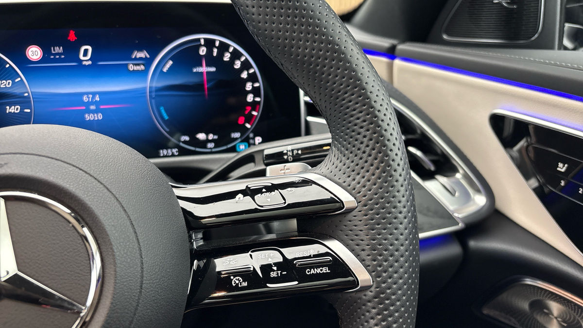 Mercedes-Benz E Class Image 14