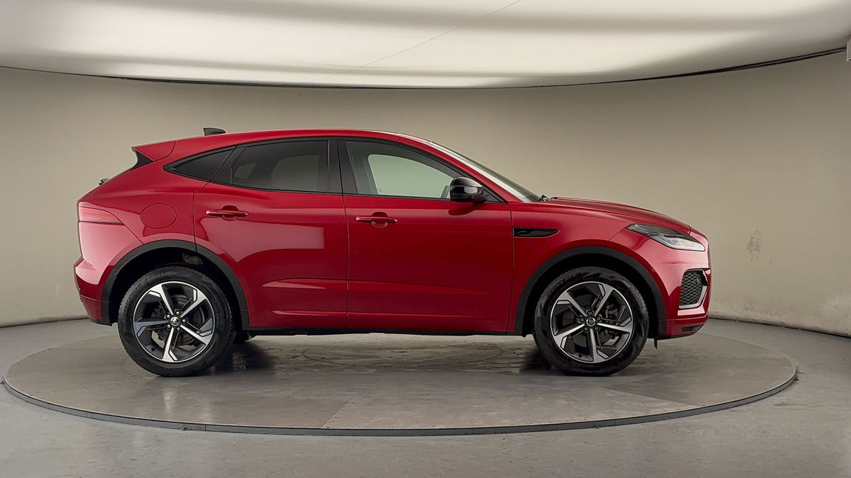 Jaguar E-PACE Image 16