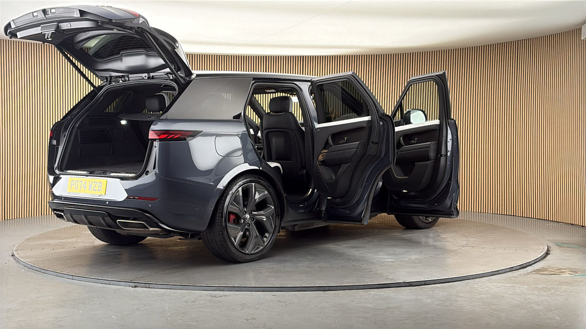 More views of Land Rover Range Rover Sport