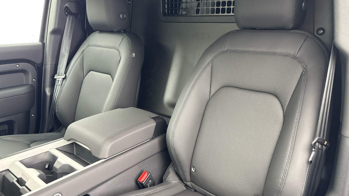 Land Rover Defender 110 Urban Image 7