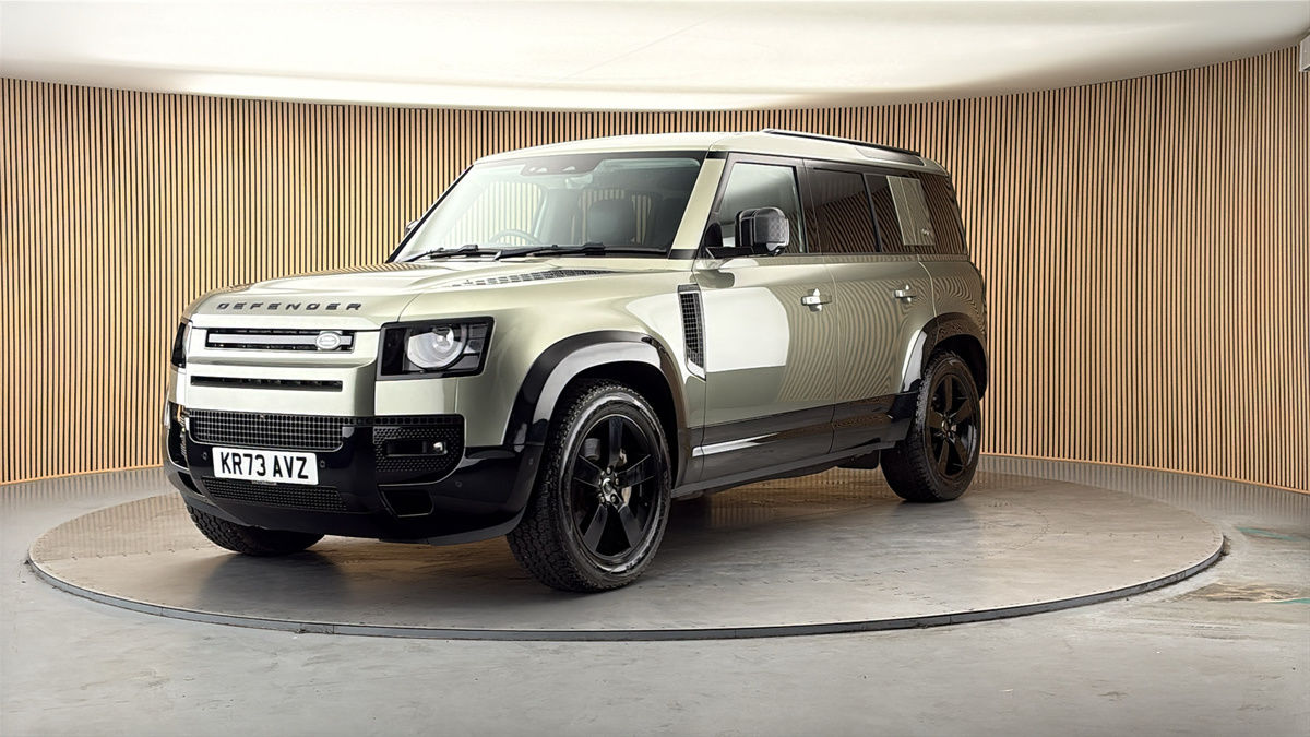 More views of Land Rover Defender 110