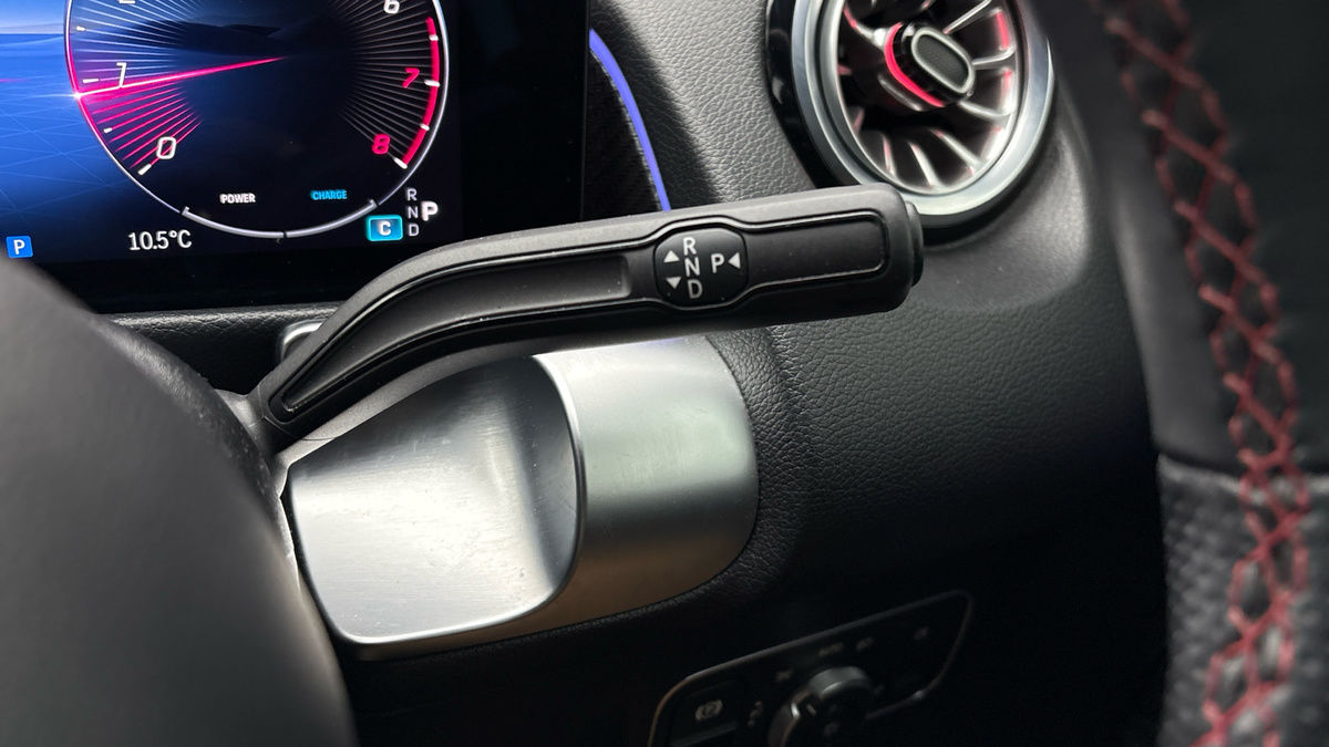 Mercedes-Benz GLB Image 6