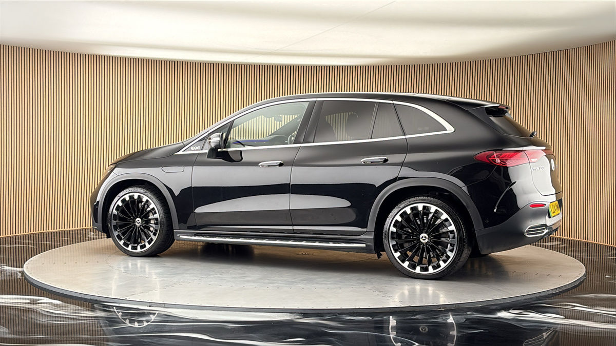 More views of Mercedes-Benz EQE