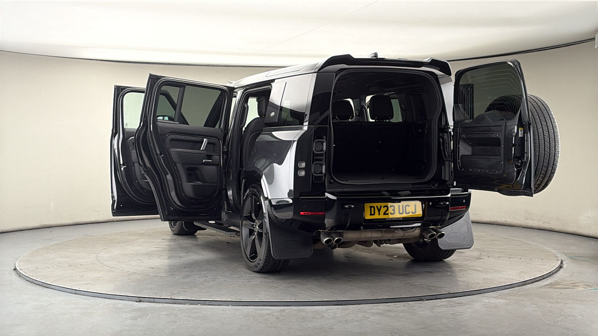 More views of Land Rover Defender 110