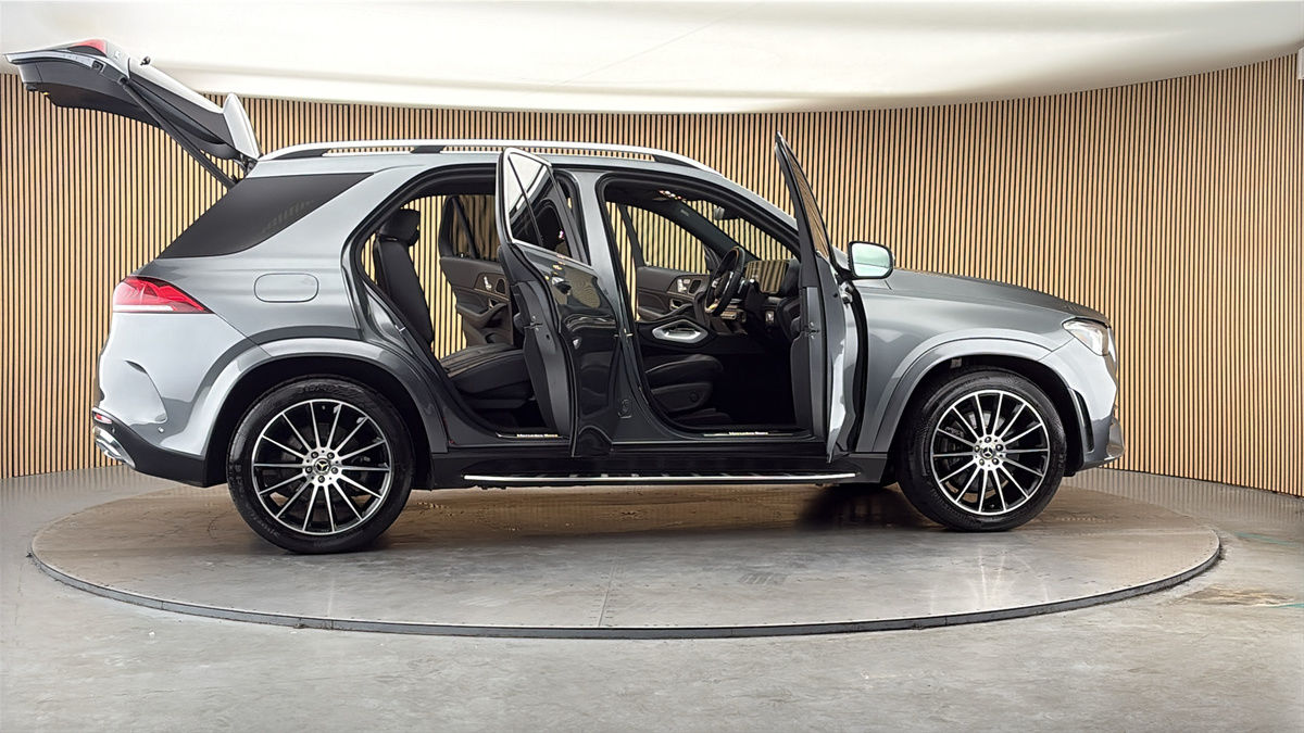 More views of Mercedes-Benz GLE